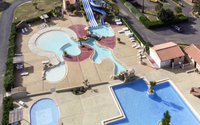 Domaine Les Mûriers (VED111)