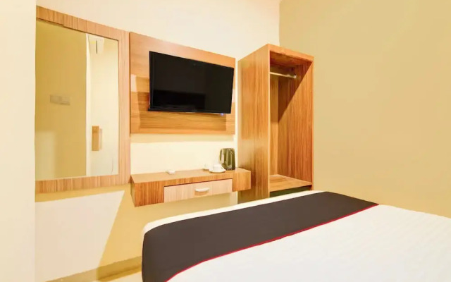 Capital O Pusat Kota Pekanbaru Near Mall Living World Formerly Radja Homestay