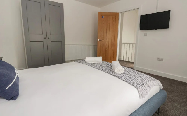 Apartment 4
