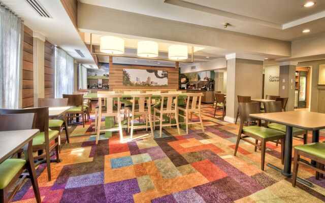 Fairfield Inn & Suites Raleigh Crabtree Valley
