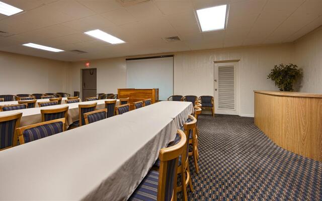 Best Western Crossroads Inn