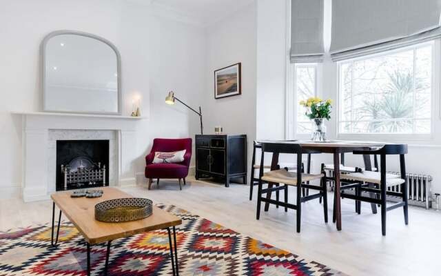 Designer 2 Bed on Hampstead High St