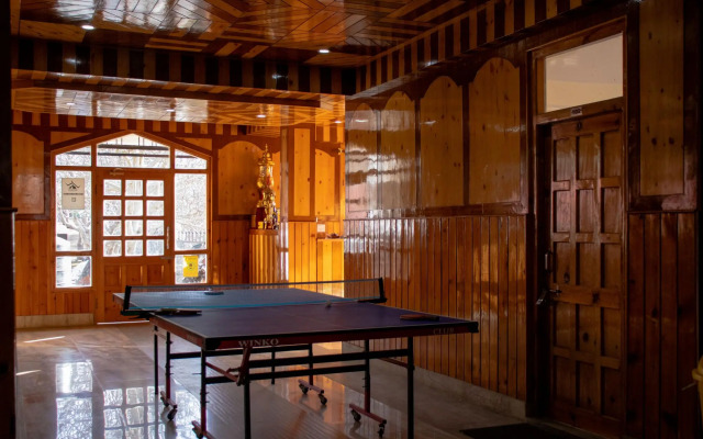 Hotel Monal Residency