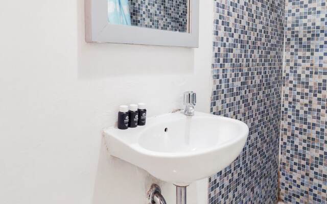 Homey Studio Apartment At Aeropolis Residence Near Soetta