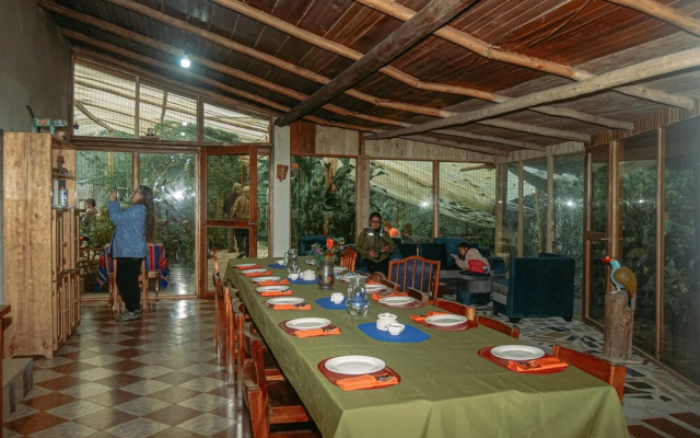 Birdwatchers House y Lodge