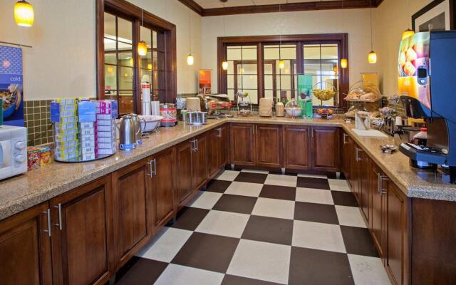 Hampton Inn Louisville - Northeast