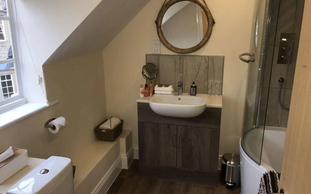 The Lodge at Broadway