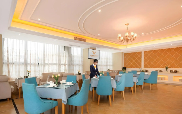 Vienna Hotel (Chongqing Shizhu Stadium)