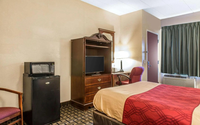 Econo Lodge Cranston - Providence