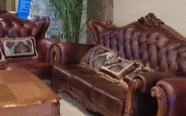 Dujiangyan Huaxi Hotel