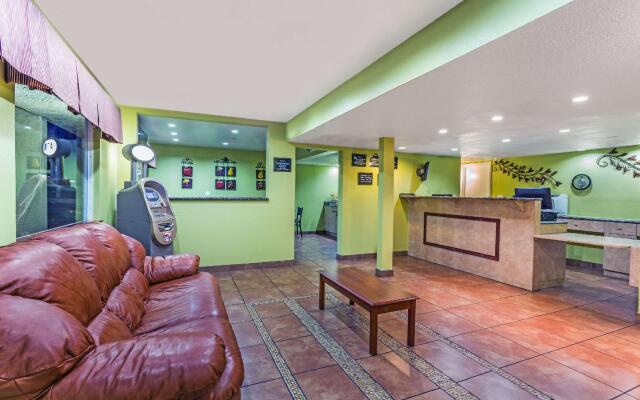 Motel 6 Riviera Beach, FL