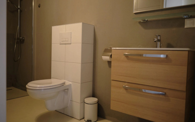 Nice Hill Lodge, 2 Bathrooms, Near Maastricht