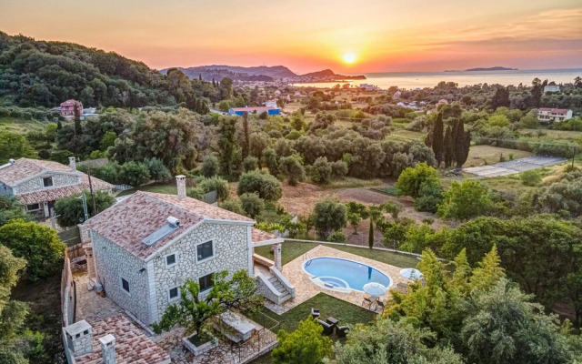 Luxury Villa Irida