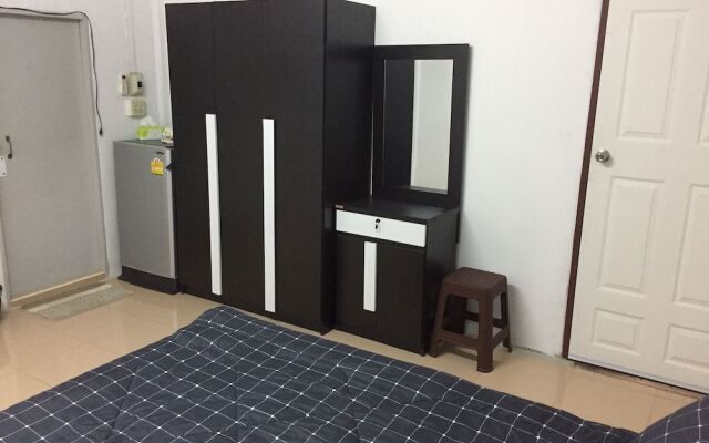 Grandmom At Phayao House