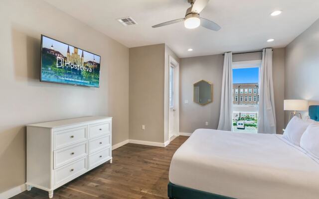 Magnificent 4 Bedroom Townhouse near Lafitte Greenway