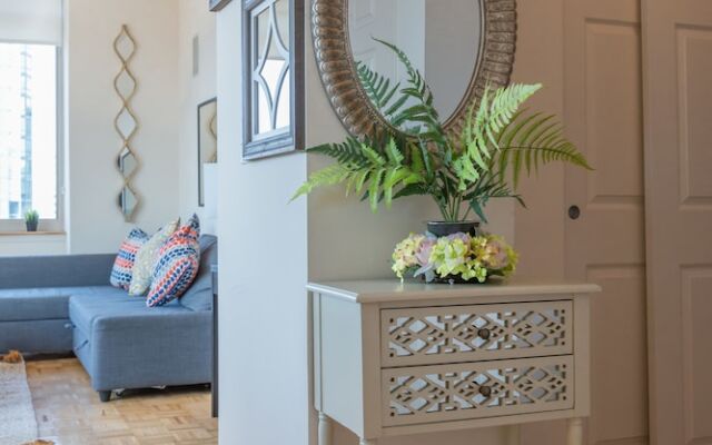 Skyline Luxury Home Suites at Newport