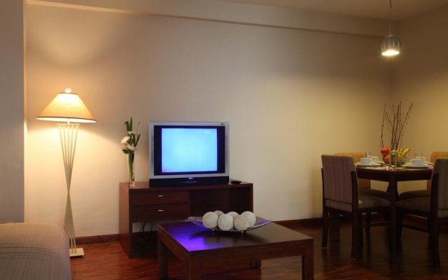 Amorsolo Mansion Apartments And Suites