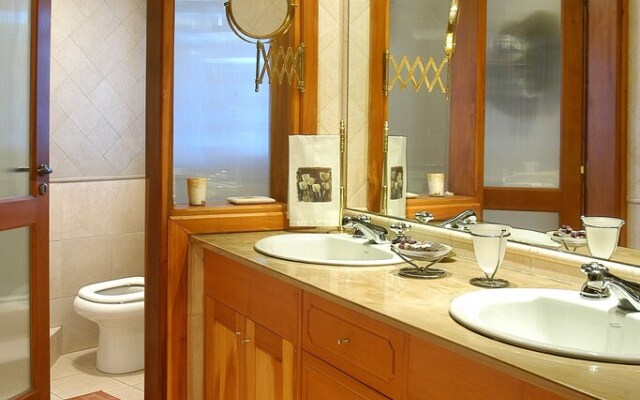 Ultra Luxury 6Bed 5.5Bath HV1