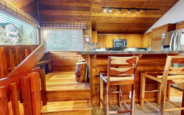 Snowcreek I #47 4 Bedroom Condo