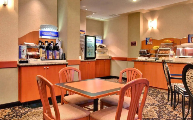 Holiday Inn Express Hotel & Suites Calgary by IHG