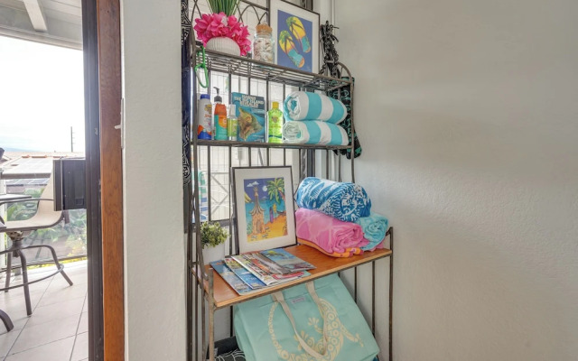 Downtown Kailua-kona Condo w/ Pool & Views