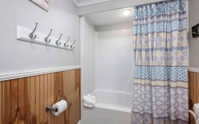 The Condor - Stay for 6