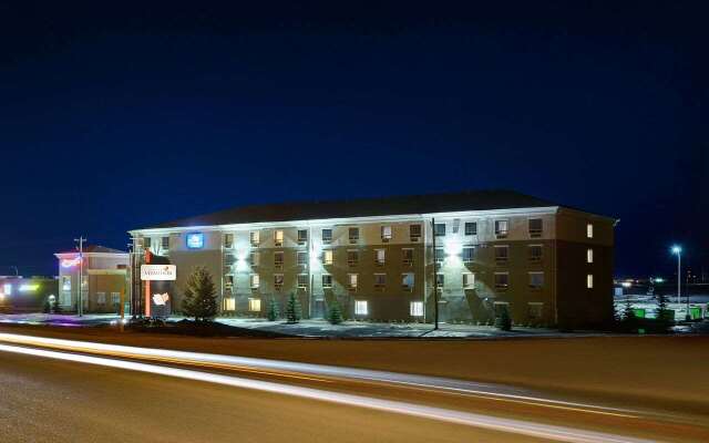 Pomeroy Inn And Suites Vermilion