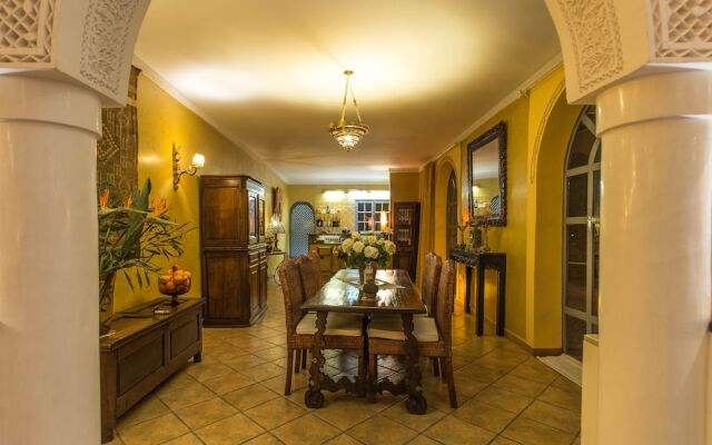 Villa les Oliviers - A Setting of Tranquility