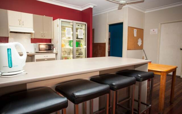 Manly Harbour Backpackers