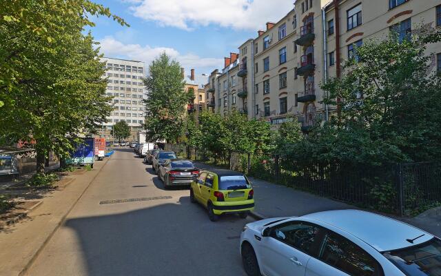 Ingria Apartments on Botkinskaya Street