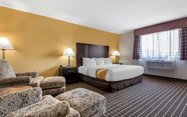 Quality Inn & Suites Warren