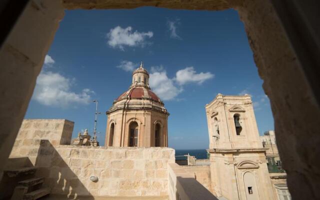 HT 2 - One bedroom apartment with roof terrace