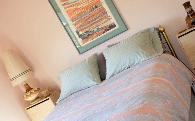 Gemstone Guest House and B&B