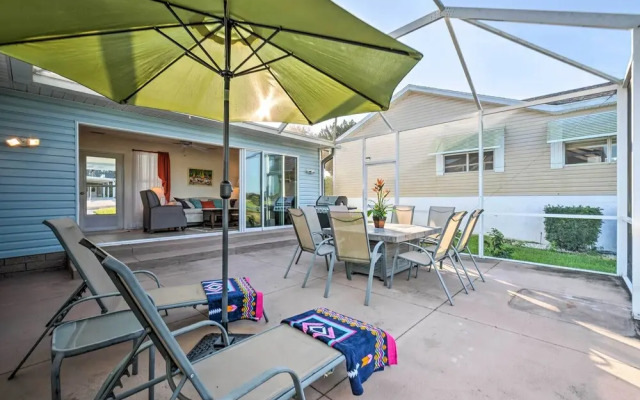 Lovely Lady Lake Home w/ Resort Amenities & Lanai!