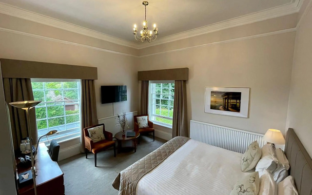 Reigate Manor