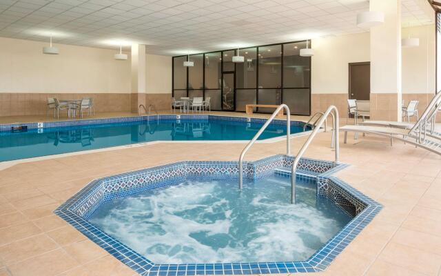 Embassy Suites by Hilton Milwaukee Brookfield