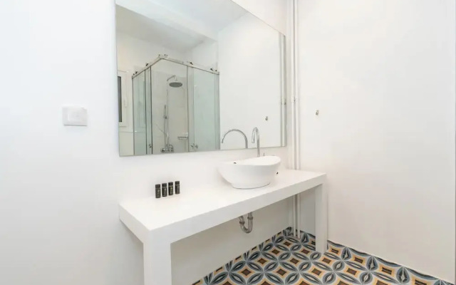 Spacious Peaceful Studio with Garden Patio