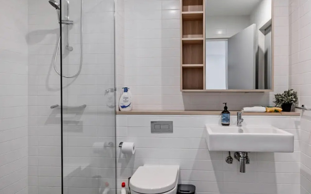 Kozyguru | Penrith | 2 Bed 2 Bath Apt Free Parking