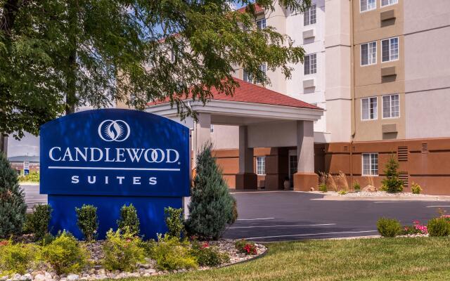 Candlewood Suites Topeka