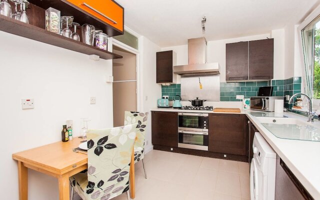 Modern 2 Bedroom Flat in Stoke Newington