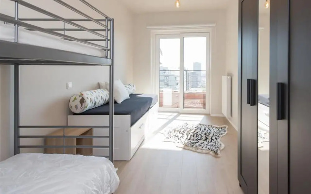 Serene Apartment With Mountain View