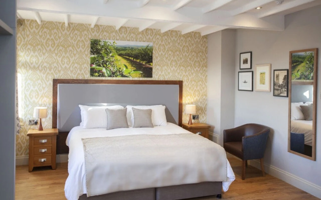Woodborough Inn