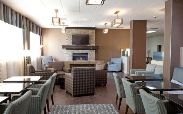 DoubleTree by Hilton Clarksville Riverview