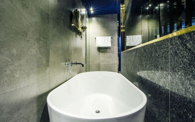 Hotel the Castle Sincheon