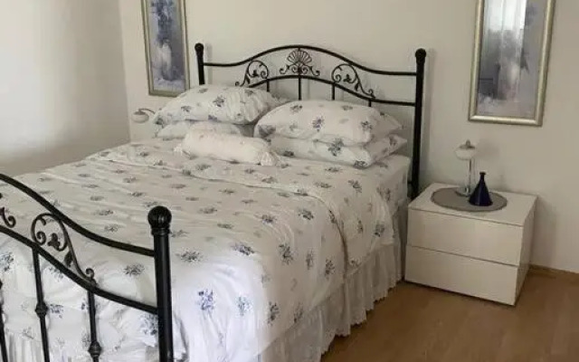 Lovely 3 Bedroom Apartment In Quiet Area w/ Pool