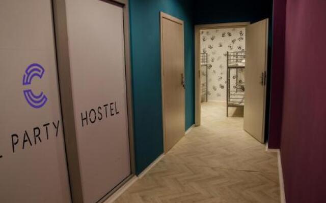 Crawl Party Hostel - Adults Only