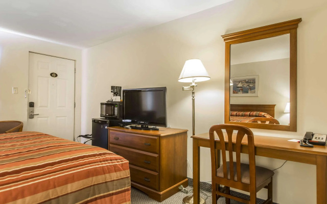 Econo Lodge & Suites Saint John