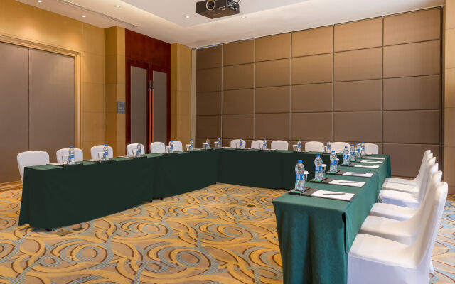 Crowne Plaza Yichang by IHG