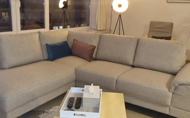Superb Appartement With 3 Bed Rooms In Antwerpen