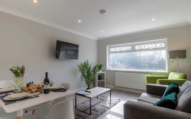 Altham Place-fully Refurbished 2-bath Bungalow